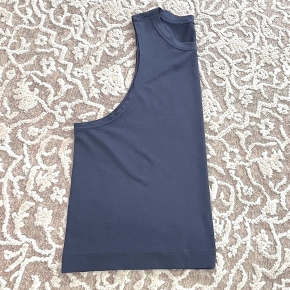 Avocado Women’s Seamless Cropped Tank - Picture 8 of 16